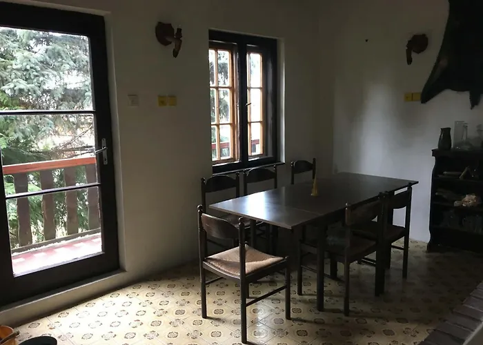 Leander-sziget Hostel *