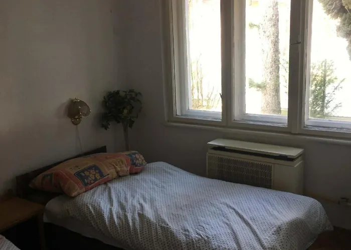 Leander-sziget Hostel *